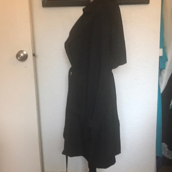 Light Weight Trench Coat - Picture 4 of 8